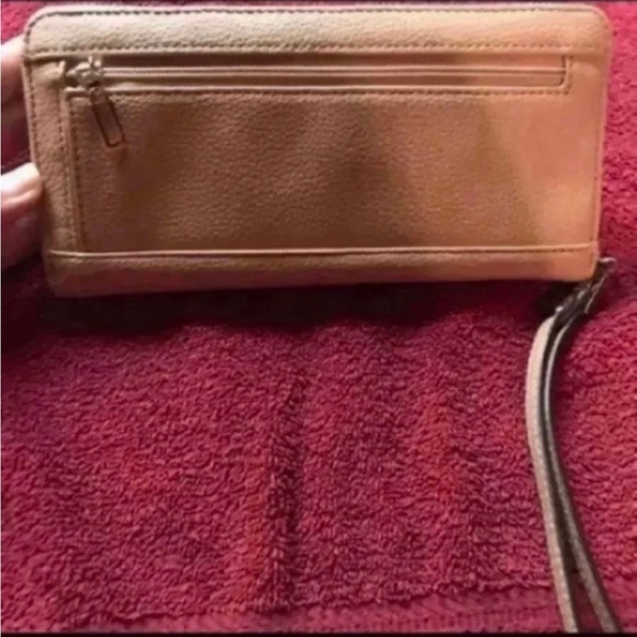 NEW! GUESS Tan Wristlet/Wallet - Picture 4 of 4
